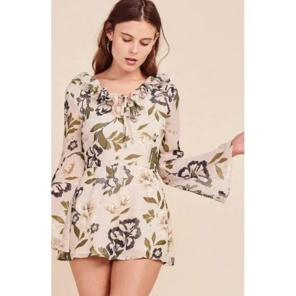 NWT BB Dakota Chiffon Printed Long Sleeve Romper. Antique floral printed chiffon - Picture 3 of 8